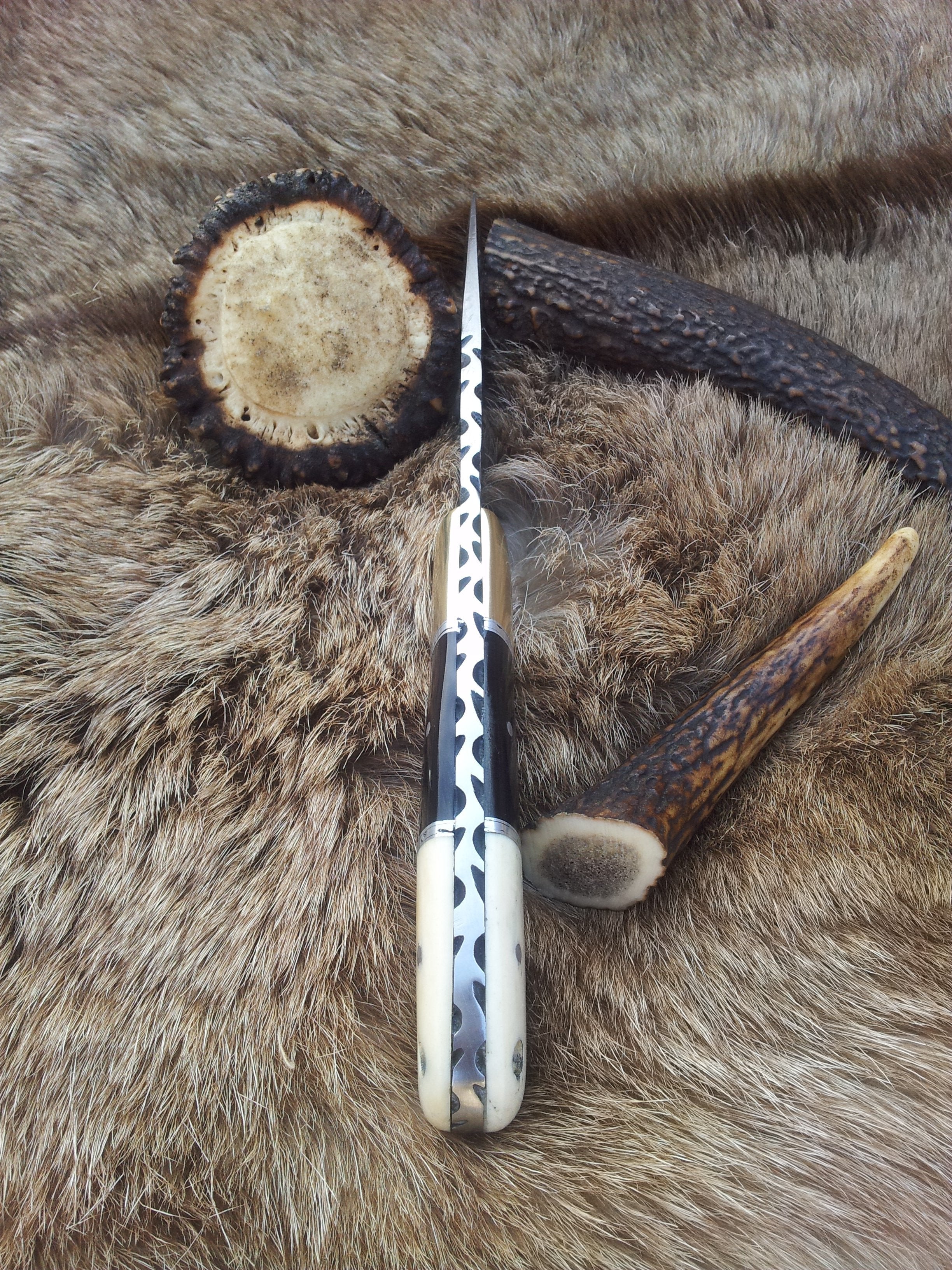 Beautiful Hand Made Damascus Knife