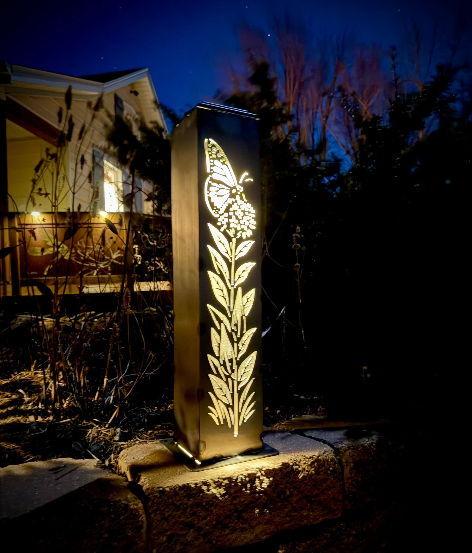 Monarch Meadow Solar Luminary Pillar - Steel