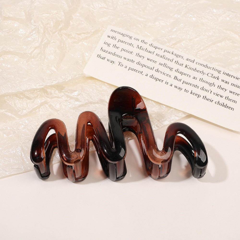 Groovy Wave Hair Claw