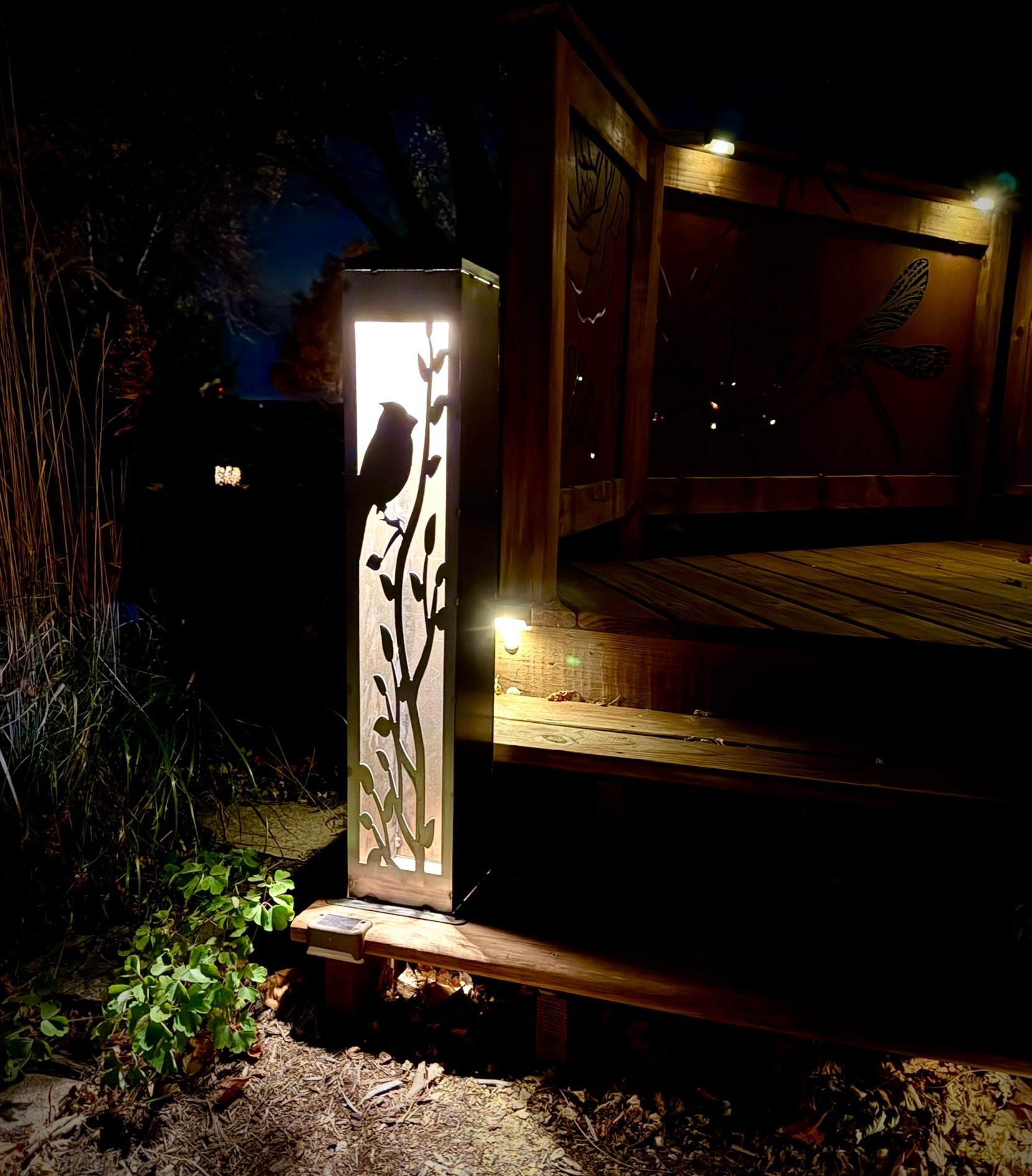 XL Cardinal at Dusk Luminary Pillar w/ Solar Cap | Steel